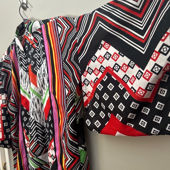 Colorful Geometric Patterned Top - Picture 3 of 5